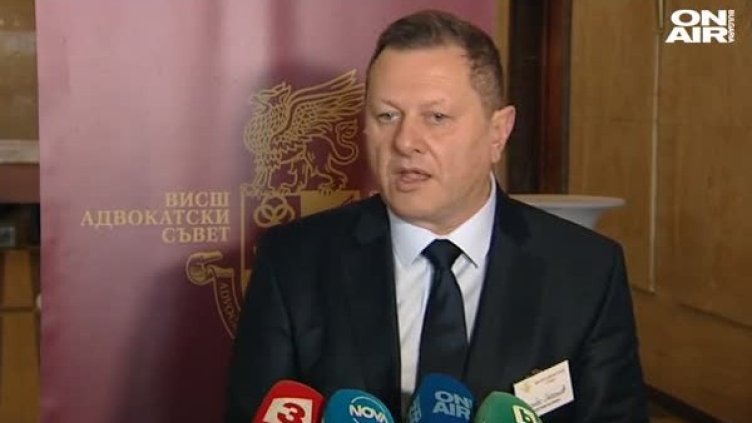 Адвокати настояват за защита на професионалната тайна