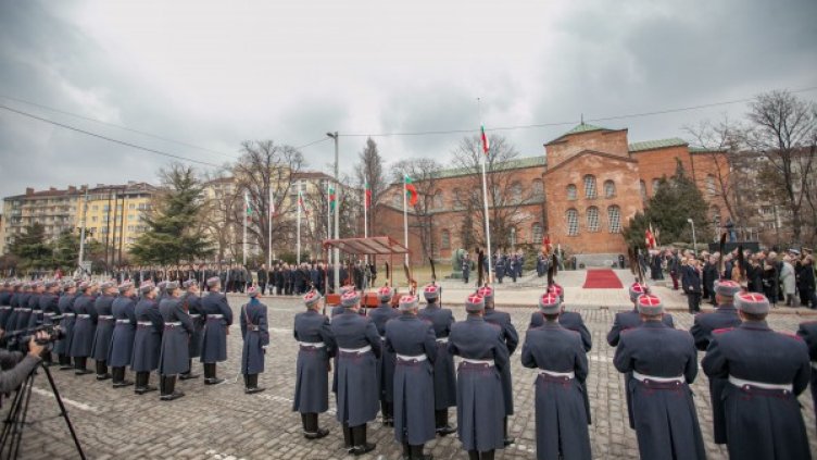 Издигнаха националното знаме в София по случай Трети март