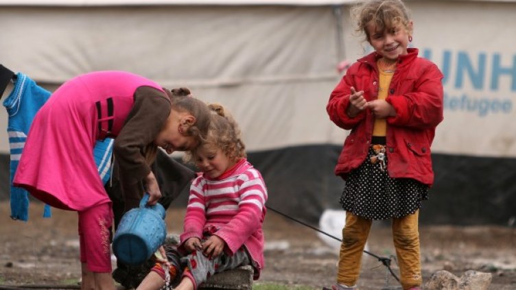 Деца си играят в един от лагерите в Сирия. Снимка: Reuters, архив