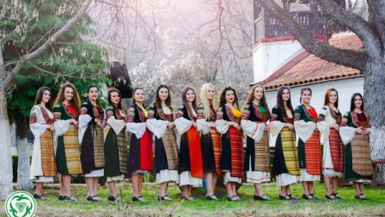 14 красавици в борба: Коя ще бъде "Девойка Кюстендилска пролет"?