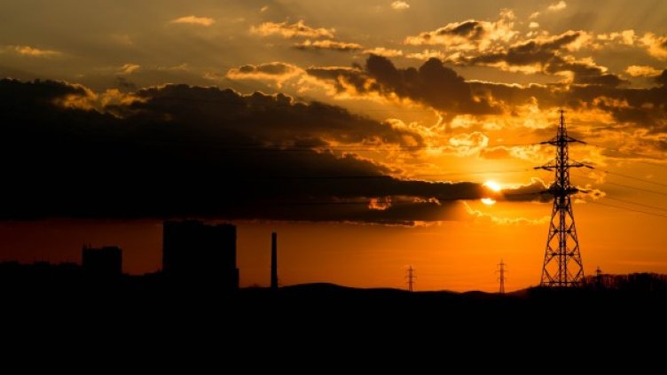 IT-тата в "Младост", кварталът №1 за икономиката на София. На дъното &ndash; "Люлин" 