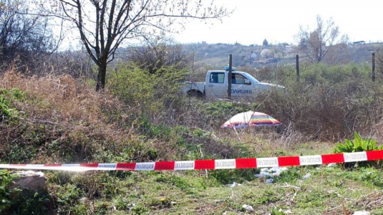 Мястото, където бе открита жертвата. Снимка: Булфото