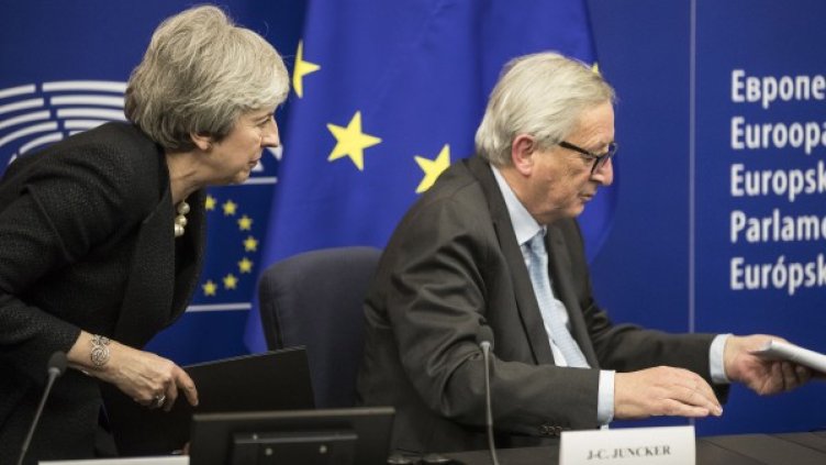 Тереза Мей и Жан-Клод Юнкер. Снимка: архив, БТА