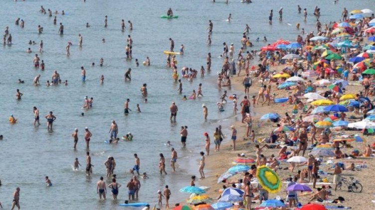 Мираж ли ще бъдат пълните плажове? Снимка: архив, БулФото