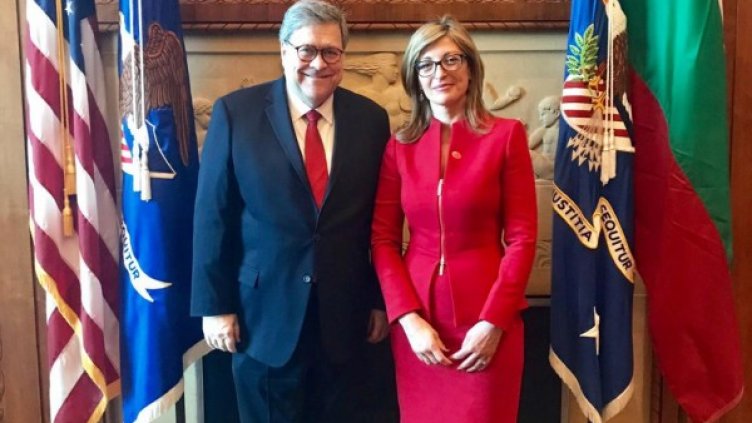 Уилям Бар и Екатерина Захариева. Снимка: МВнР