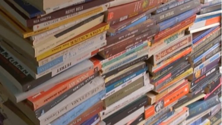 Четящите боклукчии на Анкара: Спасителите на книгите от сметището