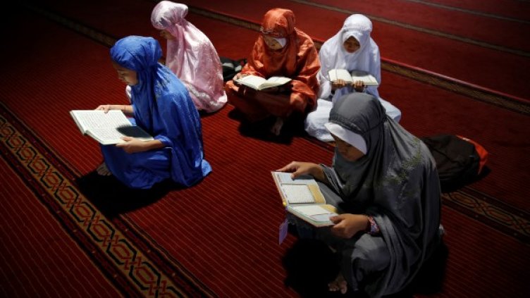 Снимки: Reuters