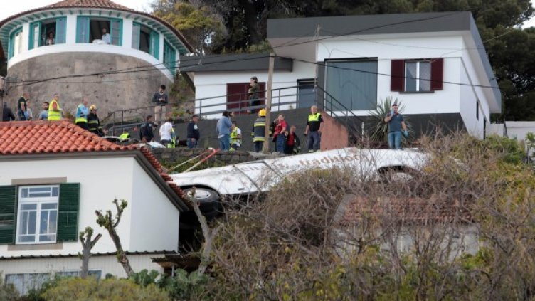  Загиналите в автобусната катастрофа в Мадейра вече са 29