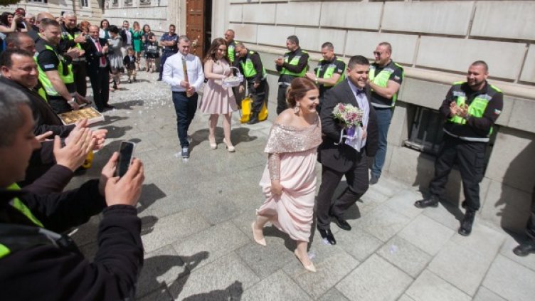 Да им върви по вода! Шпалир вместо традиционното менче 