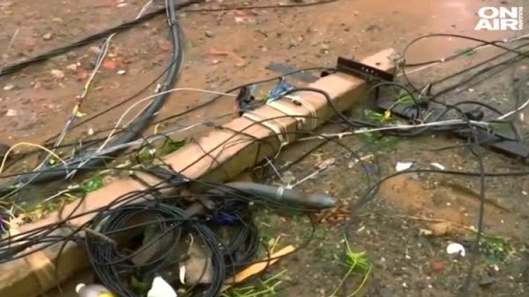 Мощен циклон взе жертви в Индия и Бангладеш