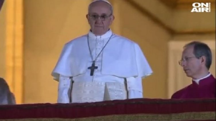 От охрана в клуб до Ватикана - историята на Папата на народа