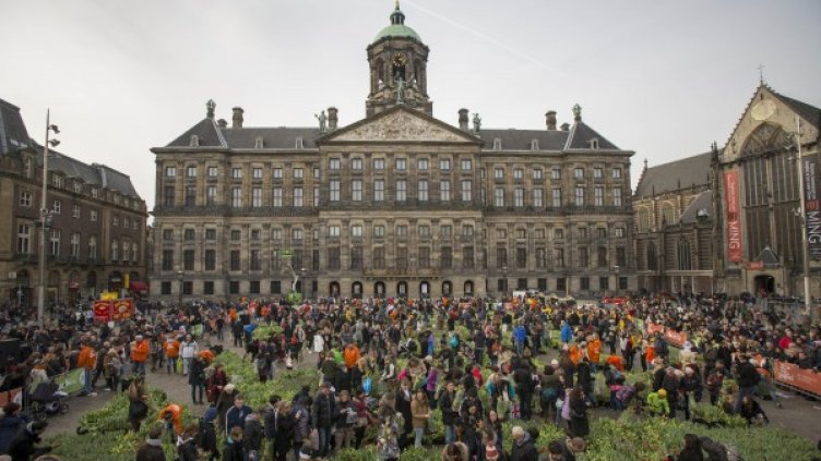 Снимки: Reuters