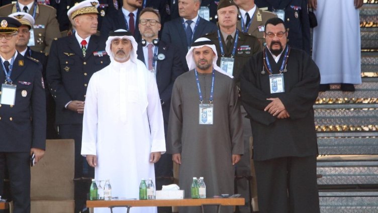 Стивън Сегал се появи на военния парад в Сърбия ВИДЕО