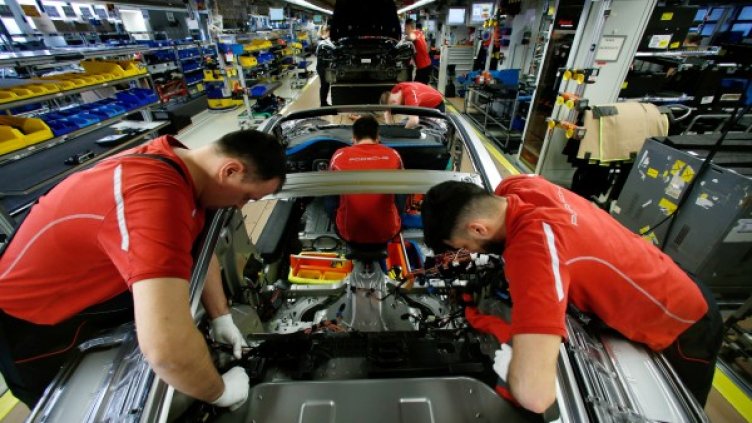 Снимки: Reuters