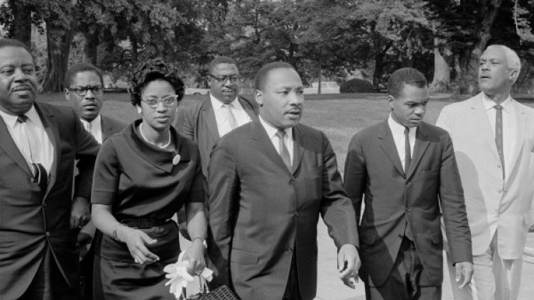 Снимки: Reuters