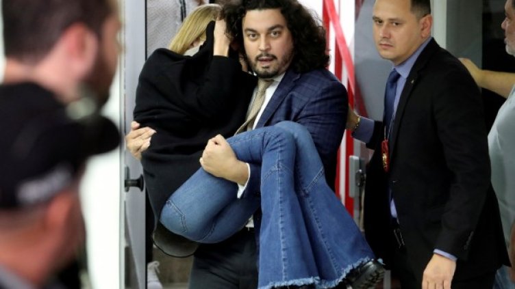 Снимки: Reuters