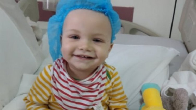 Преди малко повече от месец откриват тумор в мозъка на Джони. Снимка: Facebook