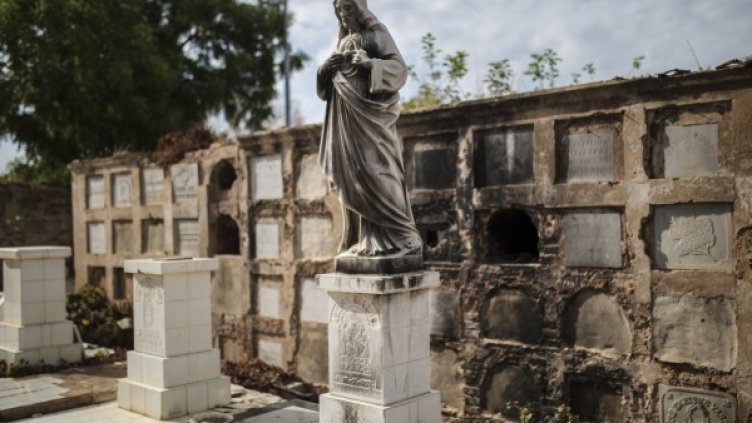 Криза в отвъдното: Във Венецуела вече посягат дори и на гробове