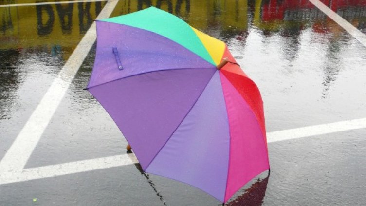 Вторник започва със слънце, но следват дъжд и бури!