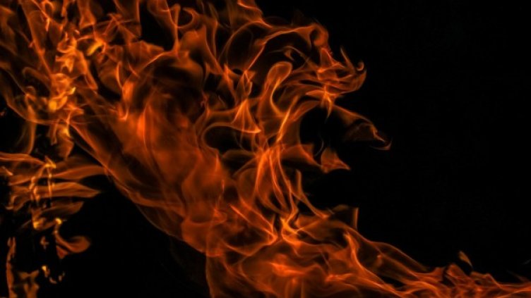 Голям пожар бушува в околностите на Русе