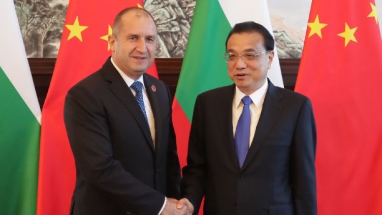 Румен Радев и Ли Къцян. Снимка: БТА