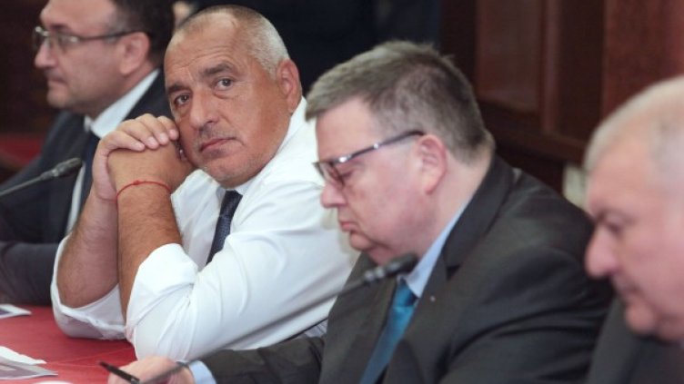 Бойко доволен - 3,8% е нивото на незаконната търговия с цигари 