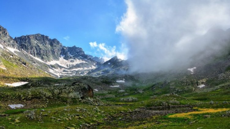 Днес по-хладно от вчера, очакват се вятър и дъжд