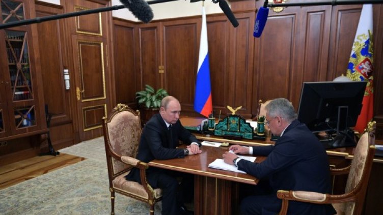 Владимир Путин и Сергей Шойгу. Снимка: Reuters