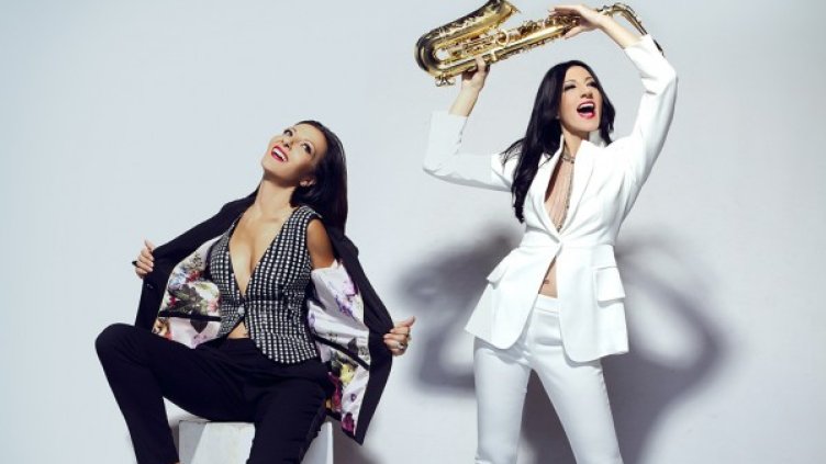 Снимка: дует Мания