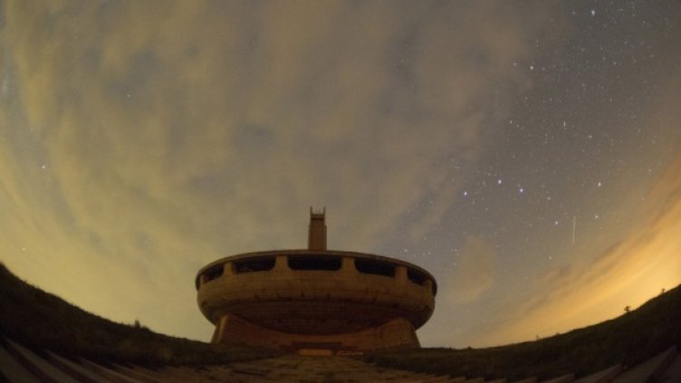 Снимки: Reuters