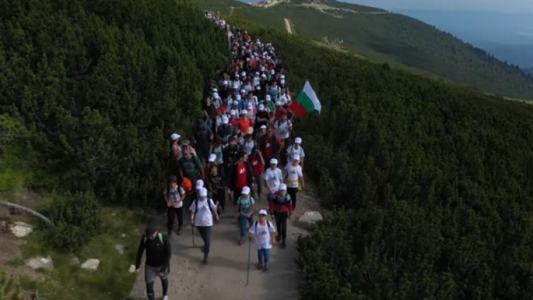 Кадър: YouTube/The Clashers