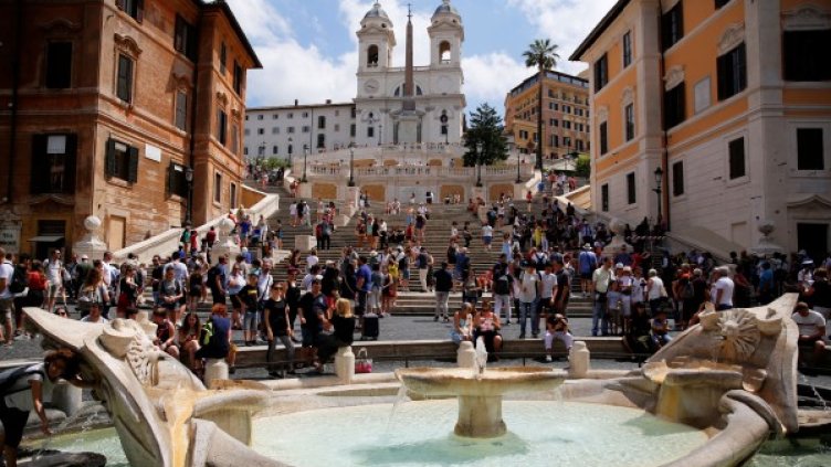 Снимки: Reuters