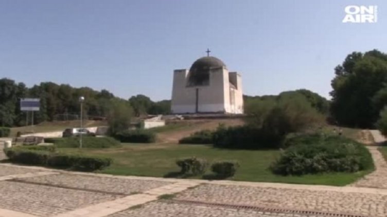 Нов живот за Пантеона на възрожденците в Русе, дълго чаканият ремонт започна