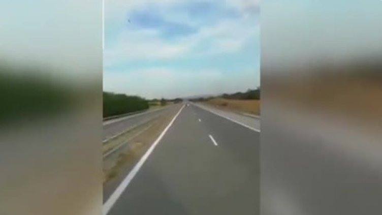 Безумие: Джигит настъпи газта в насрещното на АМ "Тракия"