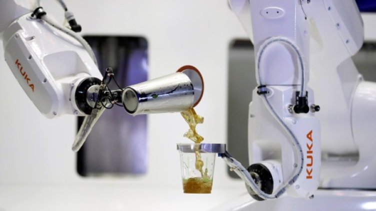 Снимки: Reuters