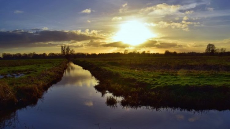 Септемврийска сряда: Хладна сутрин, топъл ден