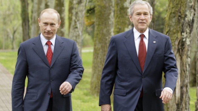 Владимир Путин и Джордж Буш-младши. Снимка: архив, Reuters