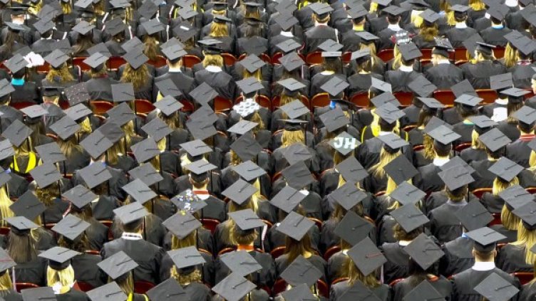 Цената на висшето образование: Къде колко е в Европа?