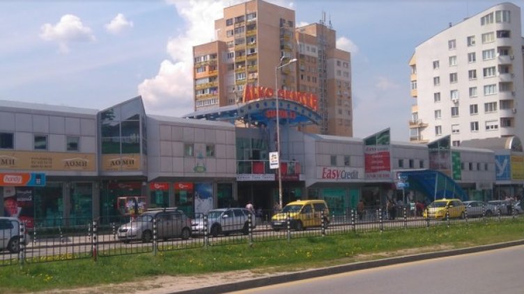 Снимка: Петя Хаджикоцева, Google street view