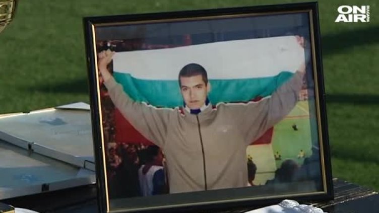 Близки и приятели с футболен турнир в памет на Андрей Монов