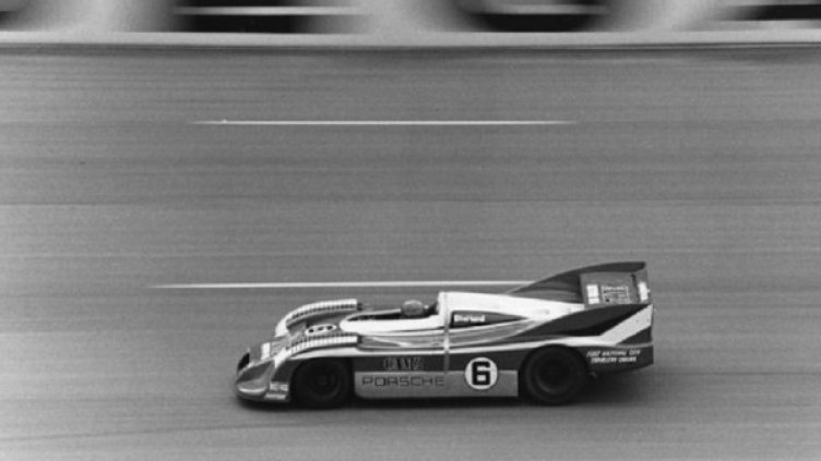 Рекордът на горящото Порше на Донохю, който няма да бъде победен 