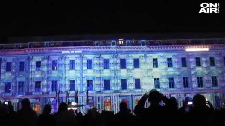 Берлинската стена отново се "вдигна" - чрез 3D шоу