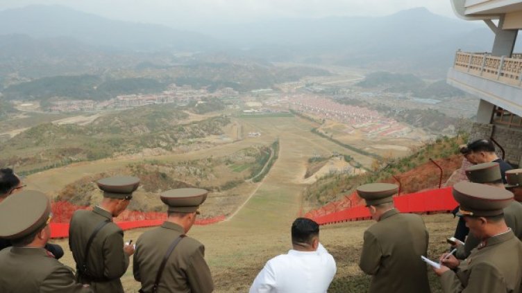 Снимки: Reuters