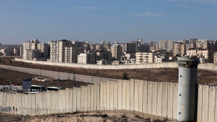 Снимки: Reuters