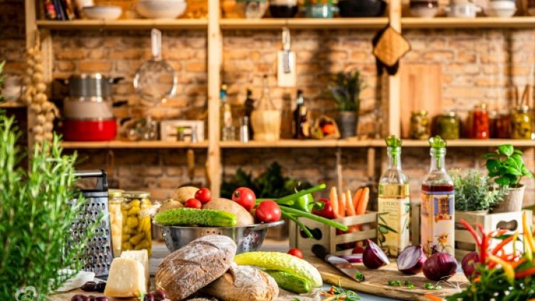 Една трета от храната, която изхвърляме, е годна за консумация