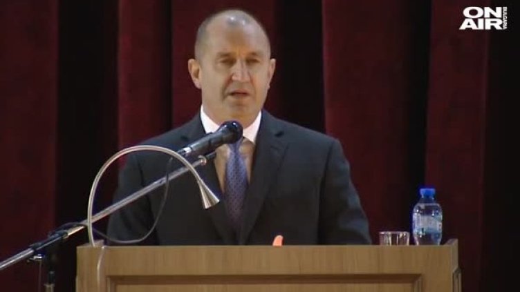 Радев: Все повече хора имат вяра на ВМА