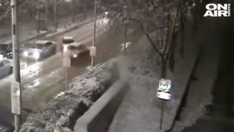 СДВР със стряскащо видео за шофиране при зимни условия