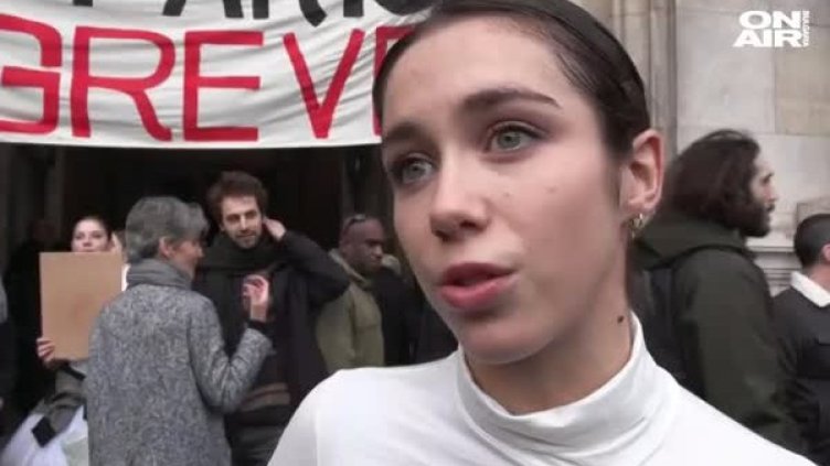 И балерините в Париж излязоха на протест 