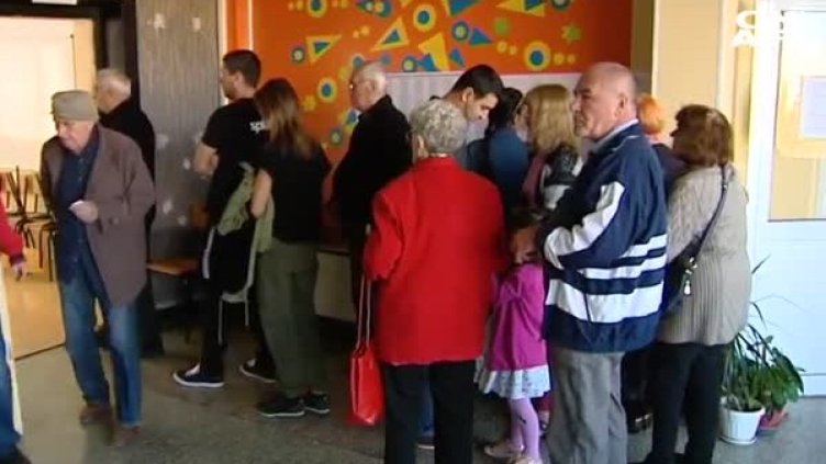 Най-добре е в ЦИК! Служителите получили около 16 заплати