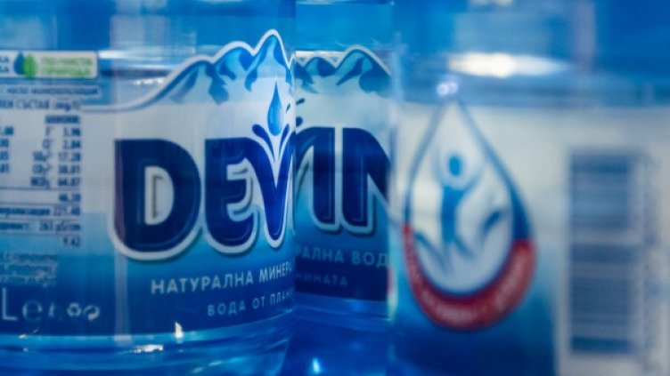 DEVIN дарява близо 57 тона вода Българския червен кръст